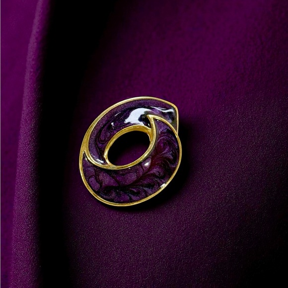 Vintage Gold Tone and Purple Enamel Shimmery Brooch - Picture 4 of 7